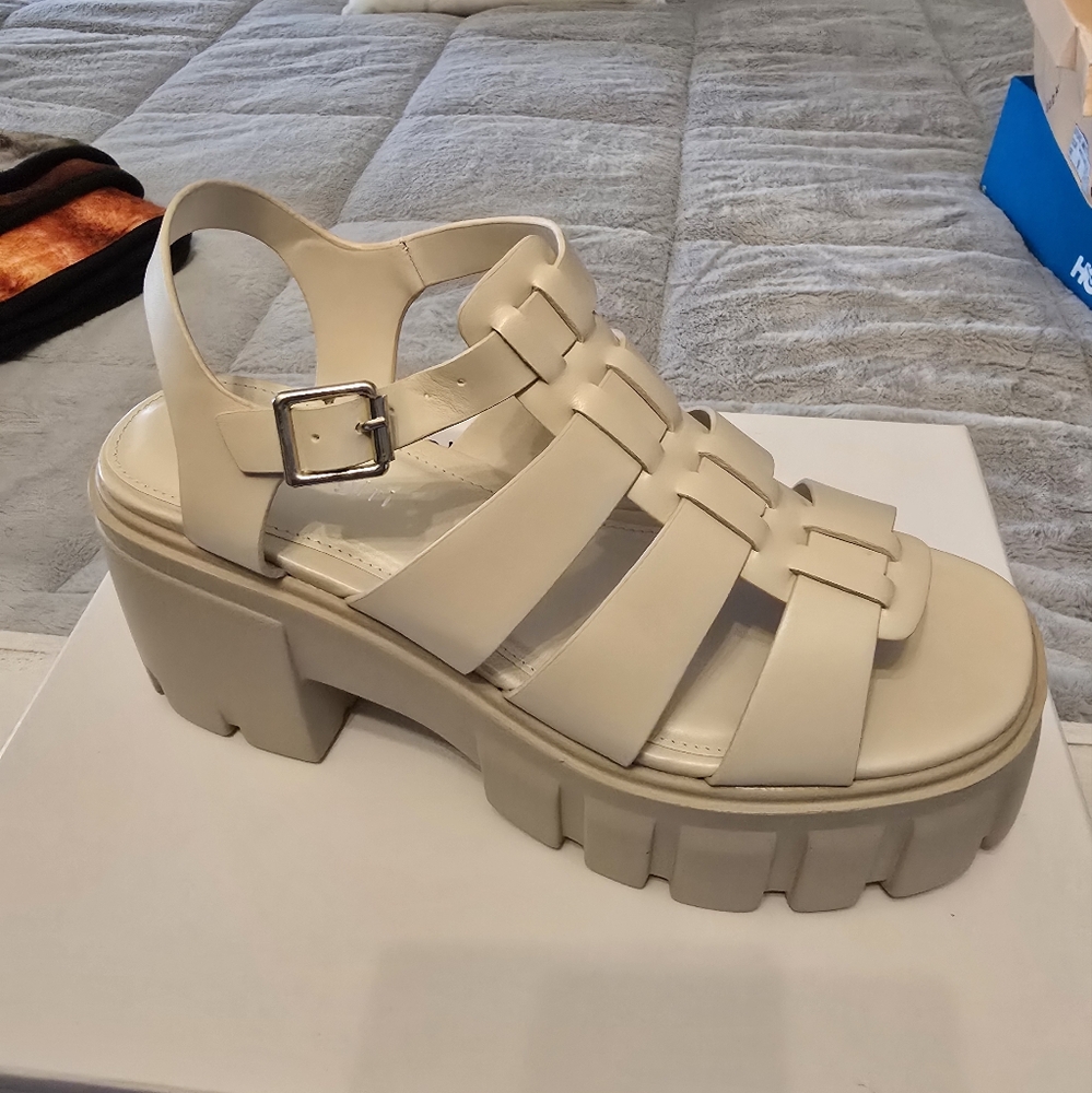 Platform open toe sandals